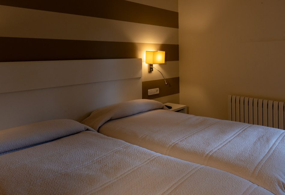 habitacion con camas individuales