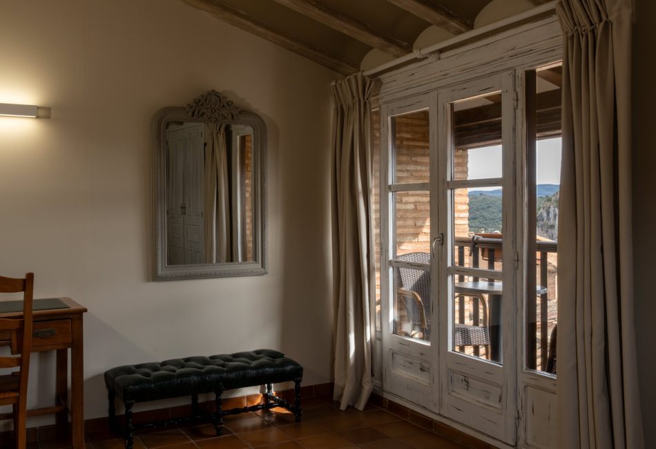 habitacion con terraza en alquezar