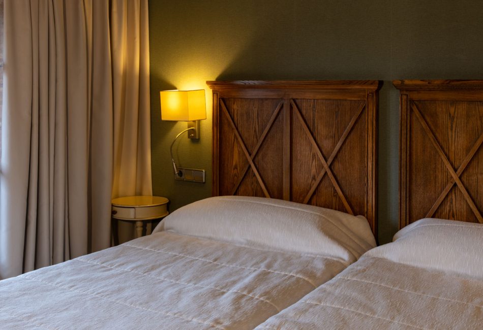 habitacion con vistas a la naturaleza