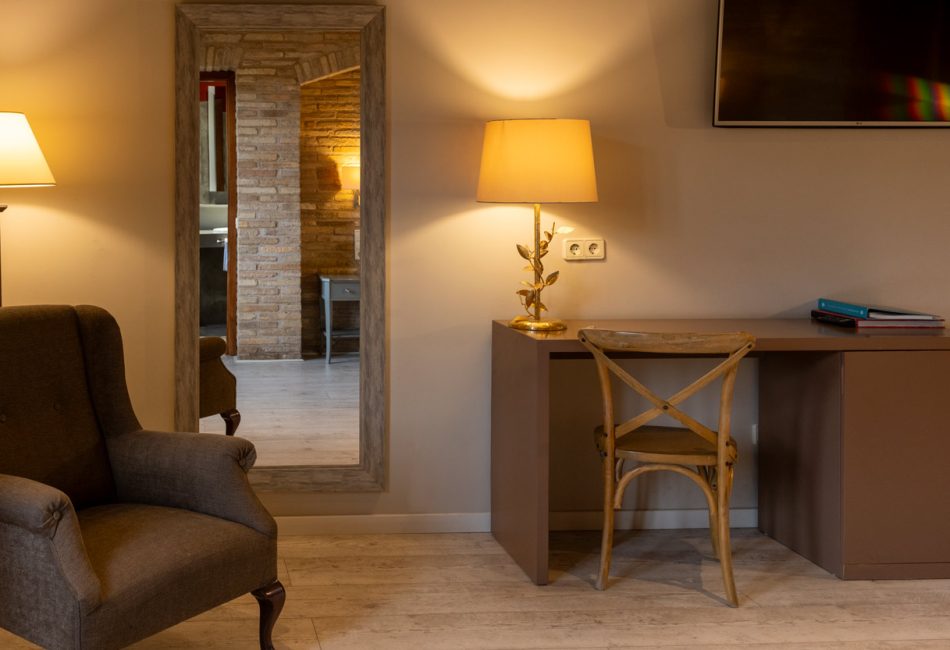 habitacion de hotel con vistas al paisaje