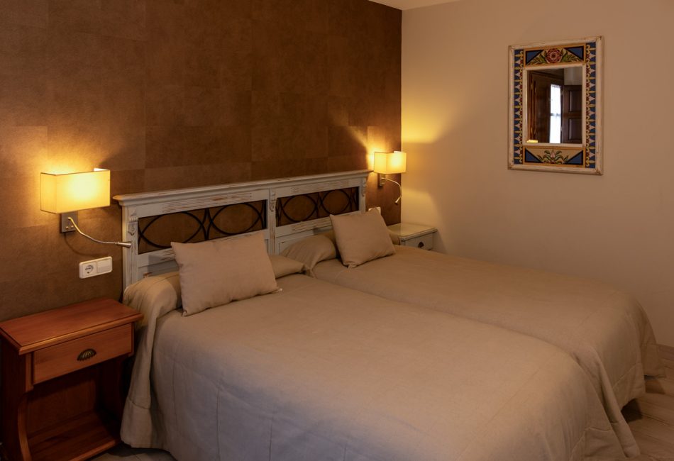 hotel en casco historico de alquezar